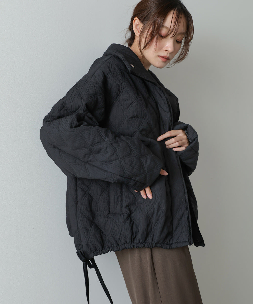 ウェーブキルティング中綿ミドルコート