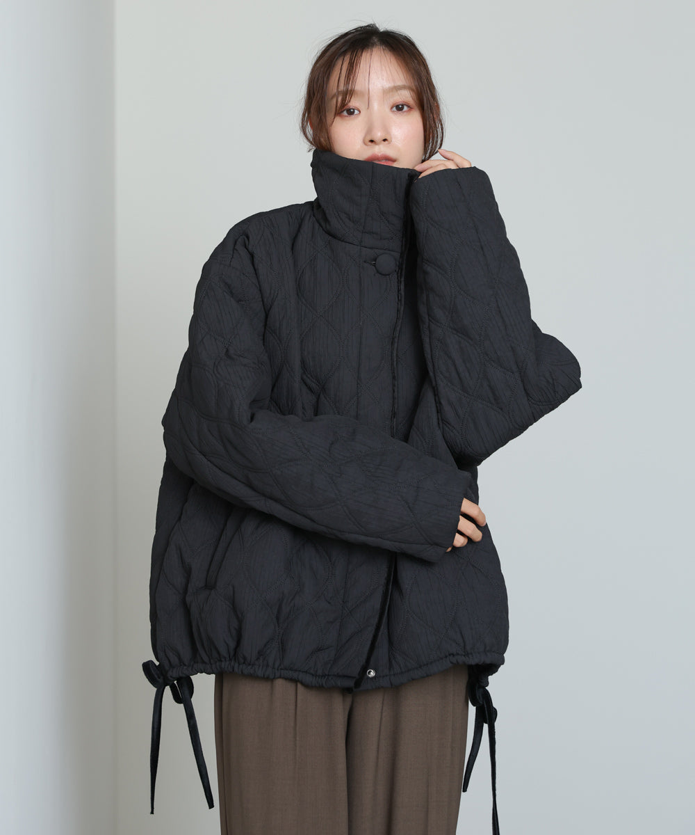 ウェーブキルティング中綿ミドルコート