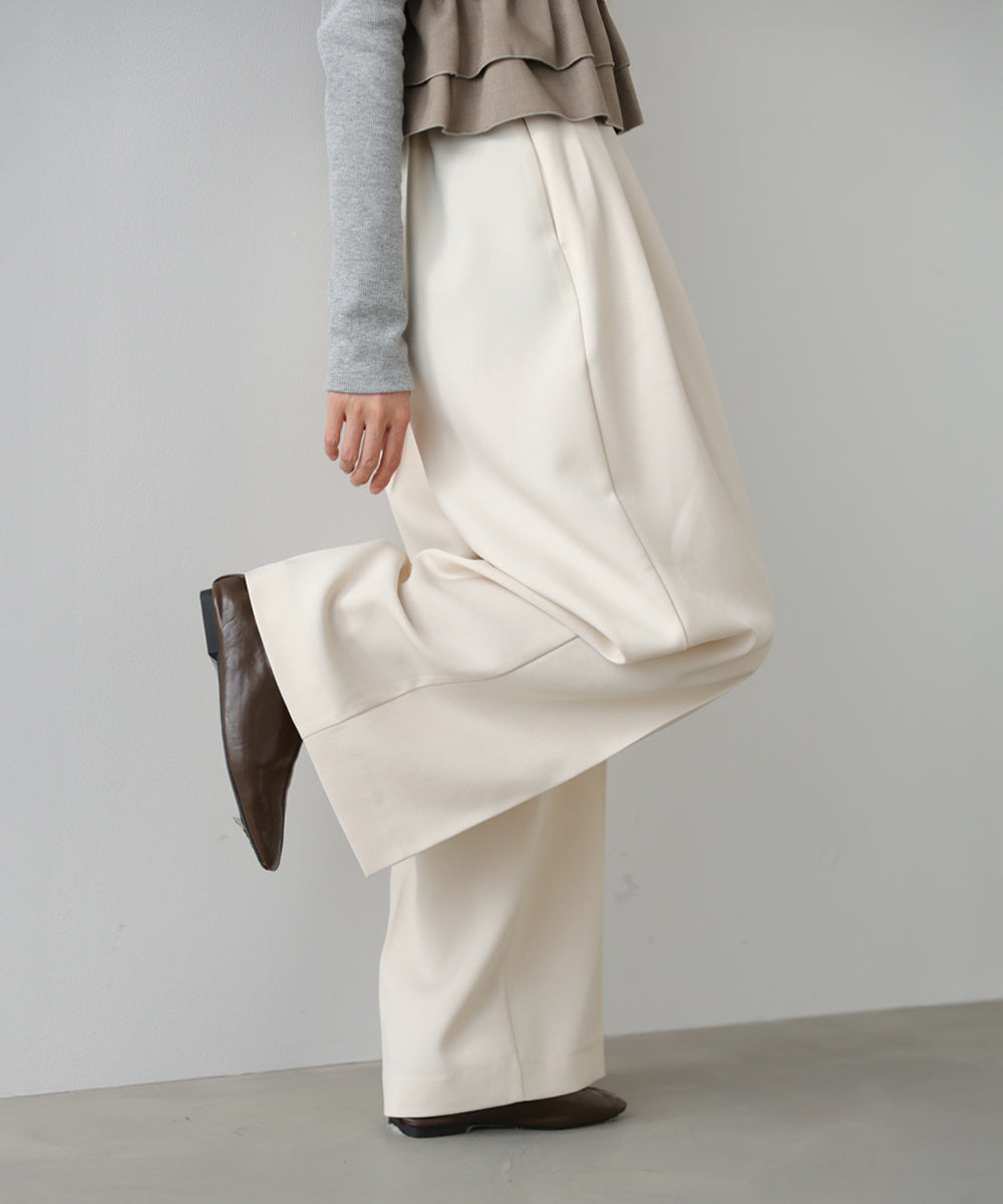 ツータックワイドパンツ