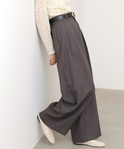 ツータックワイドパンツ