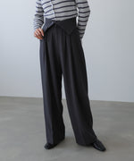 ウエストフラップ釦ワイドタックパンツ