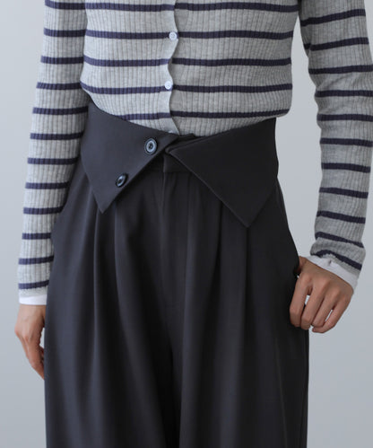 ウエストフラップ釦ワイドタックパンツ