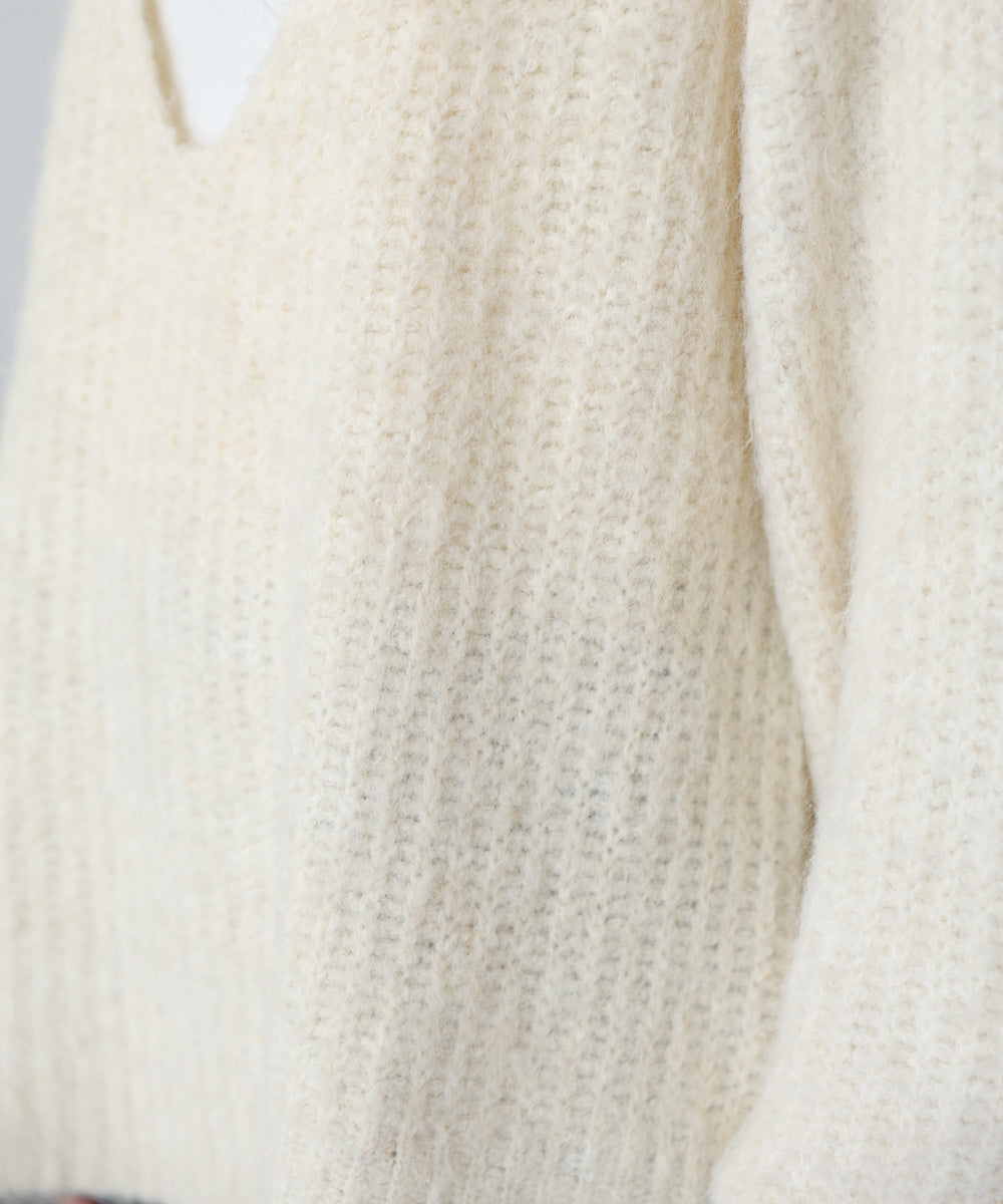 ワイドＶネックルーズニットプルオーバー