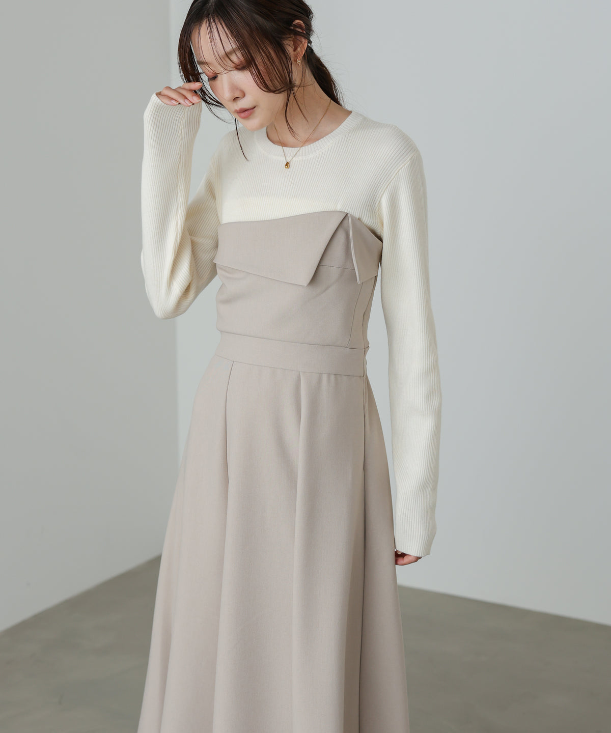 【選べるネック】レイヤード風ドッキングニットワンピ