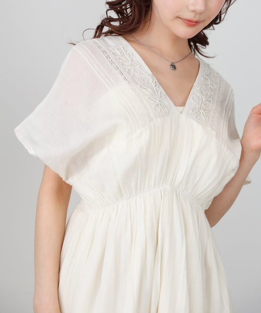 テープ刺繍ピンタックレースワンピース