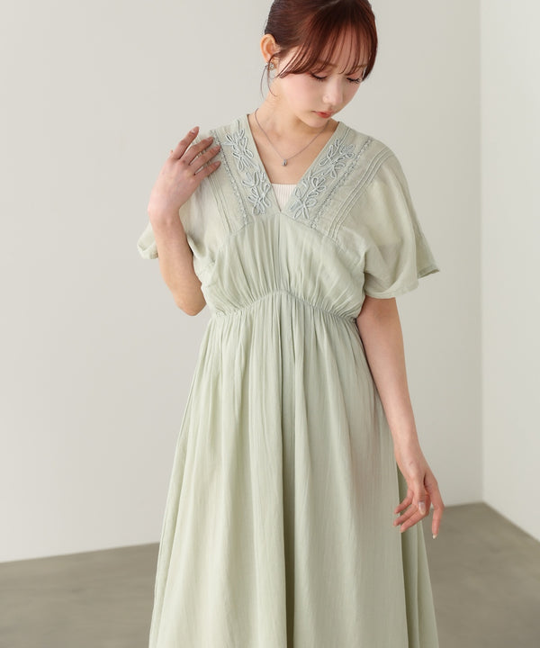 【選べるサイズ展開】テープ刺繍ピンタックレースワンピース