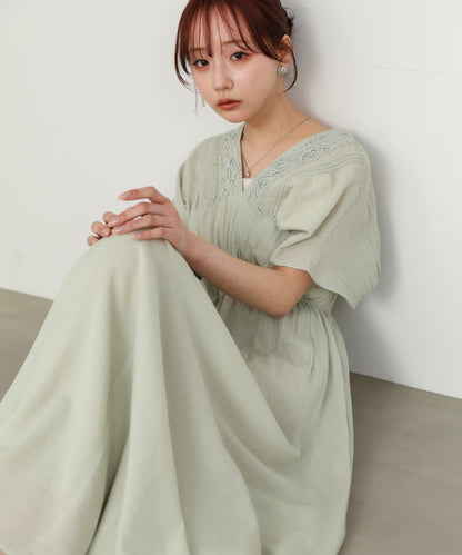 【選べるサイズ展開】テープ刺繍ピンタックレースワンピース