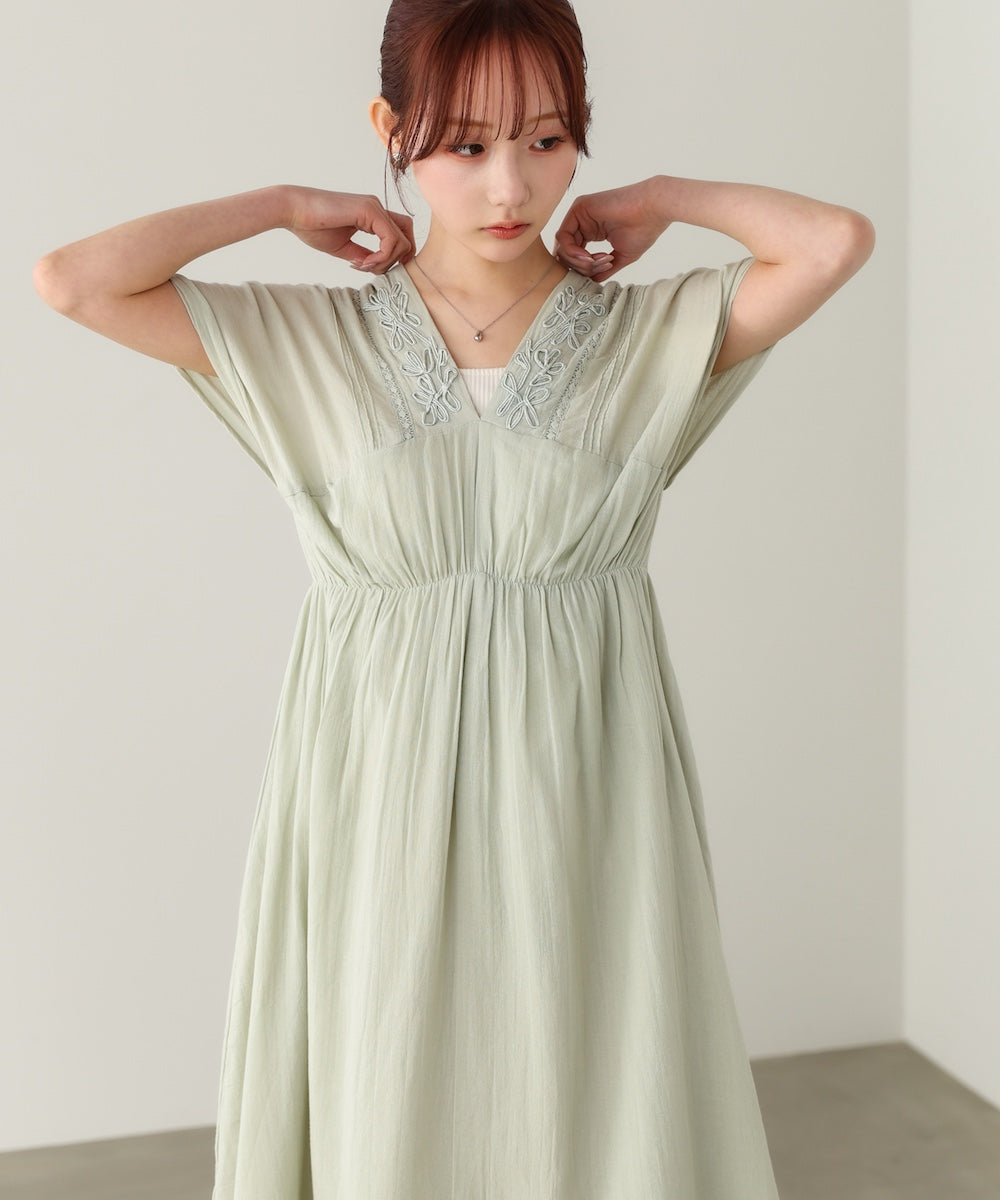 【選べるサイズ展開】テープ刺繍ピンタックレースワンピース