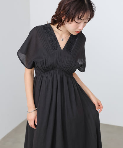 【選べるサイズ展開】テープ刺繍ピンタックレースワンピース