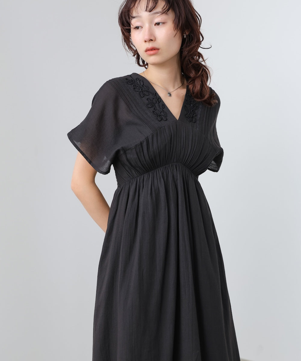 【選べるサイズ展開】テープ刺繍ピンタックレースワンピース