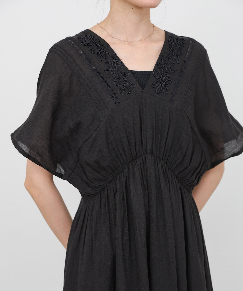 【選べるサイズ展開】テープ刺繍ピンタックレースワンピース