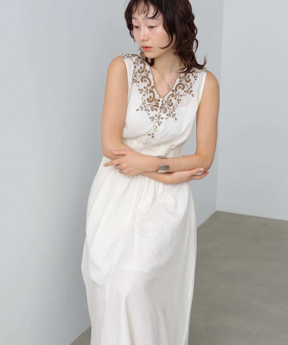 【選べるサイズ展開】スカラップ刺繍ウエストギャザーワンピース