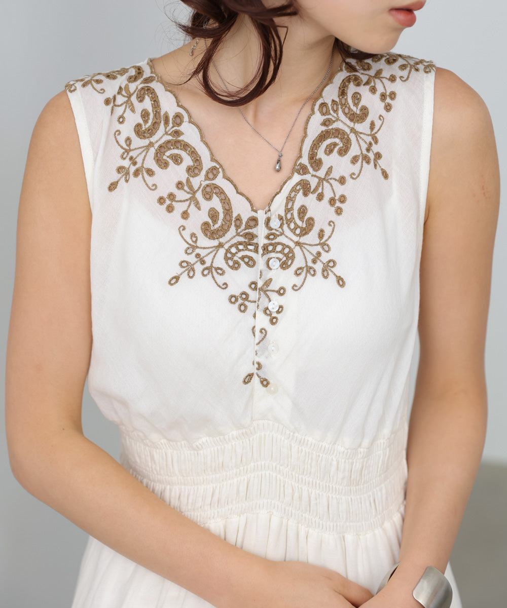 【選べるサイズ展開】スカラップ刺繍ウエストギャザーワンピース