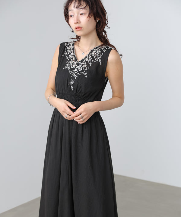 【選べるサイズ展開】スカラップ刺繍ウエストギャザーワンピース
