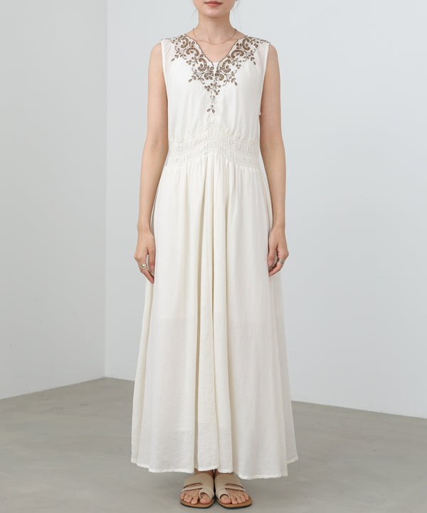 【選べるサイズ展開】スカラップ刺繍ウエストギャザーワンピース