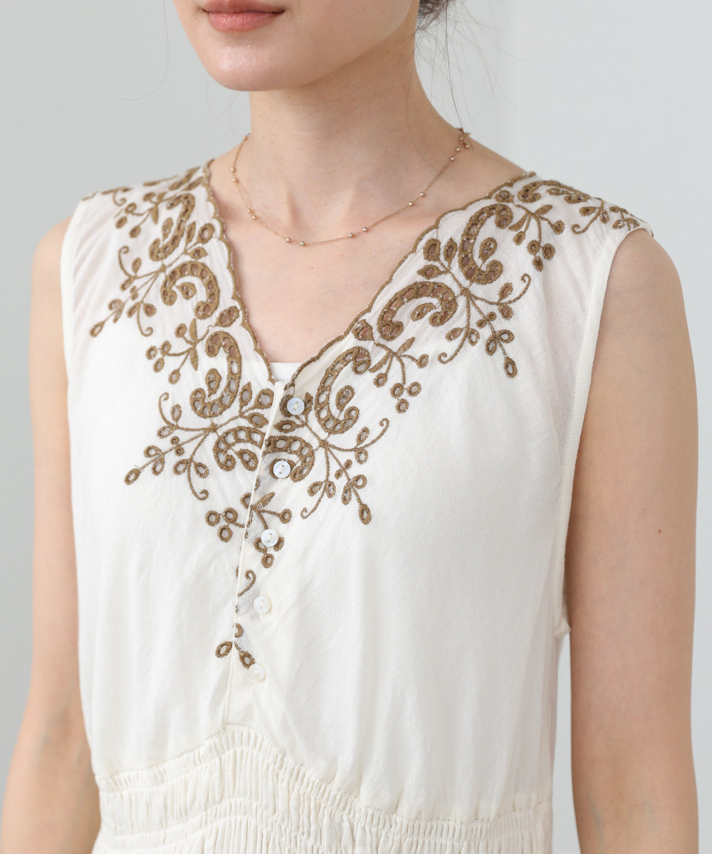 【選べるサイズ展開】スカラップ刺繍ウエストギャザーワンピース