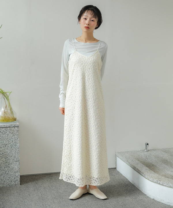 刺繍フラワーキャミワンピース
