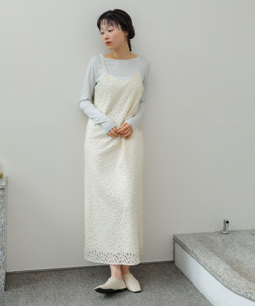 刺繍フラワーキャミワンピース