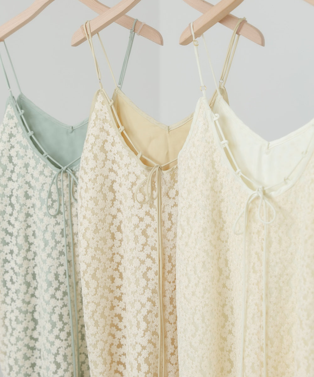 刺繍フラワーキャミワンピース