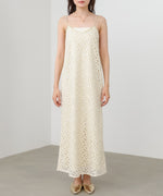 刺繍フラワーキャミワンピース