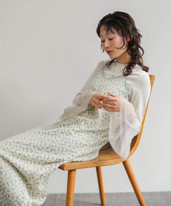 刺繍フラワーキャミワンピース