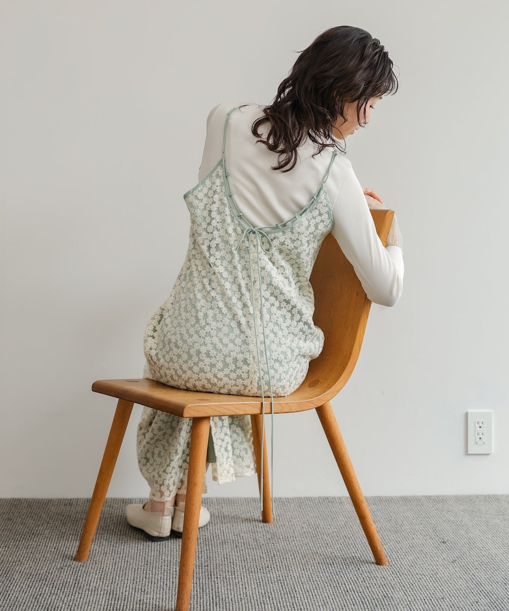 刺繍フラワーキャミワンピース