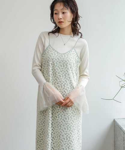 刺繍フラワーキャミワンピース