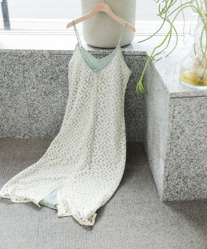刺繍フラワーキャミワンピース