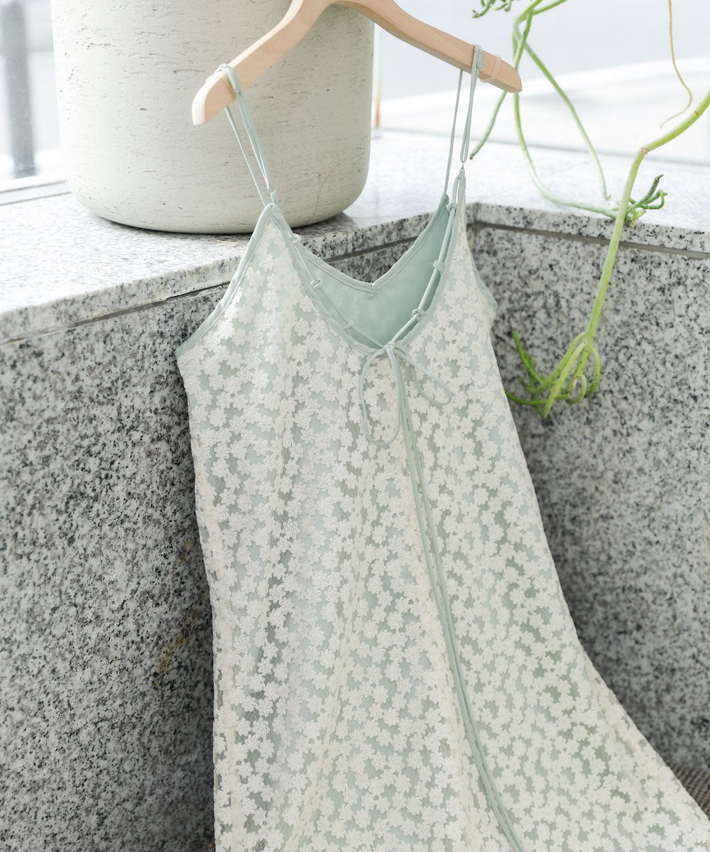 【夏のコーデセットA】刺繍フラワーキャミワンピース＆ラメニットショートカーデ SET