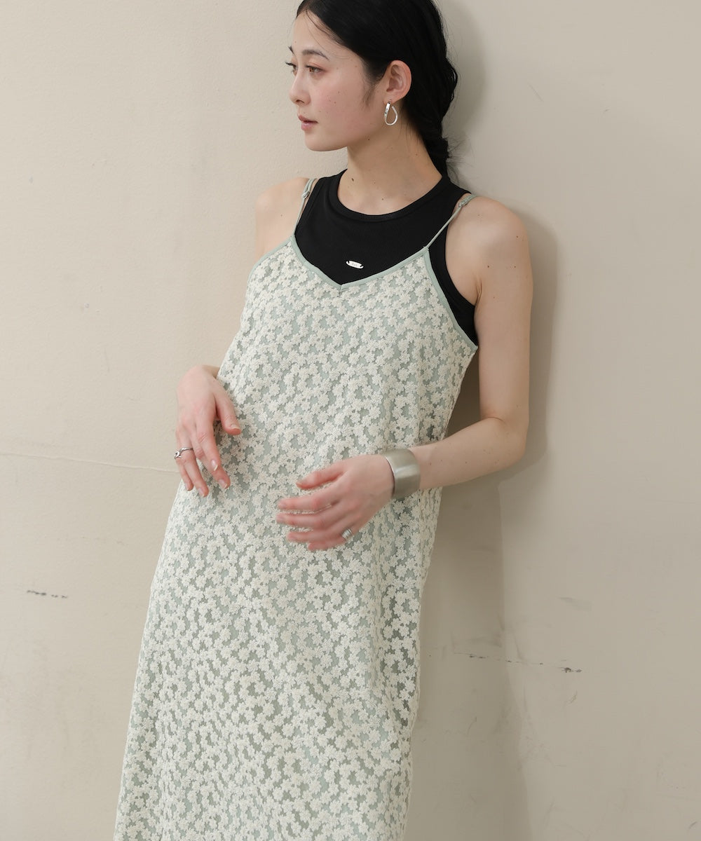 刺繍フラワーキャミワンピース