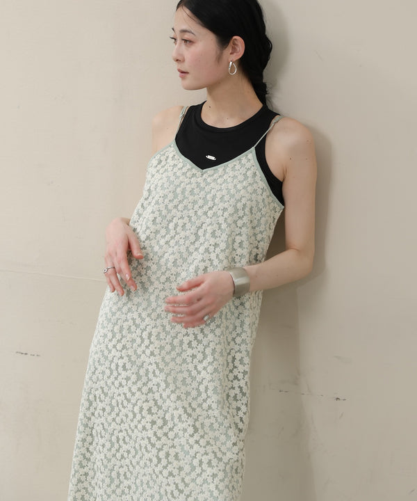 刺繍フラワーキャミワンピース