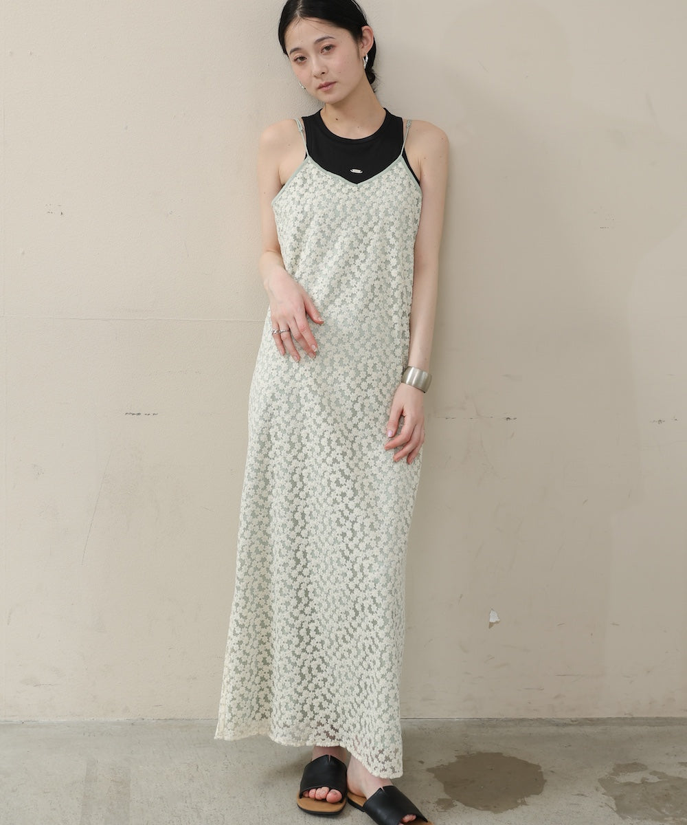 刺繍フラワーキャミワンピース