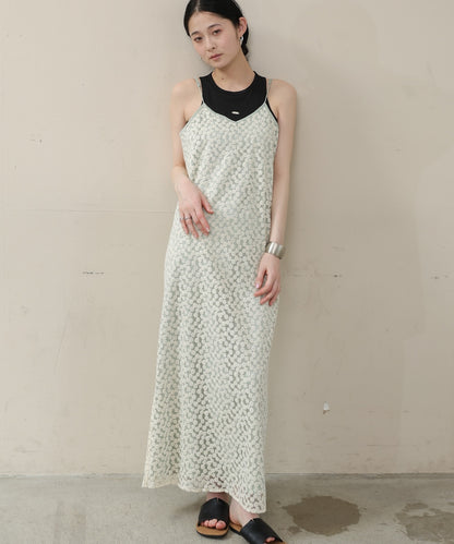 刺繍フラワーキャミワンピース