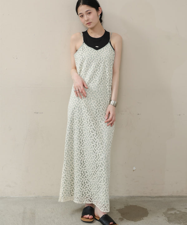 刺繍フラワーキャミワンピース