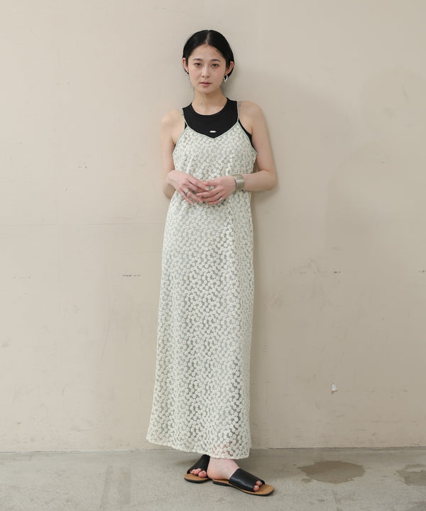 刺繍フラワーキャミワンピース