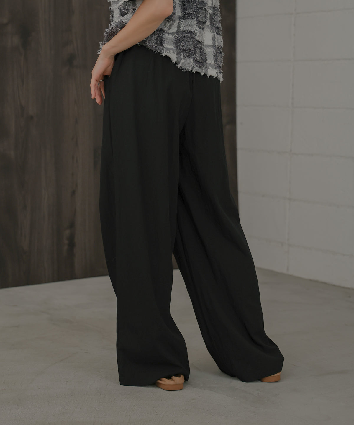 SEMI-WIDE NYLON PANTS