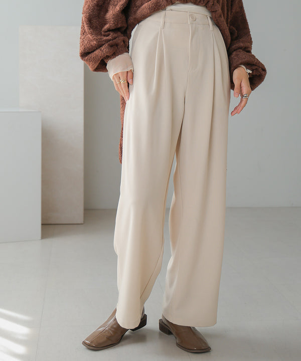 2 TUCK CENTER PRESS STRAIGHT PANTS