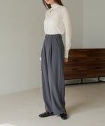 2 TUCK CENTER PRESS STRAIGHT PANTS