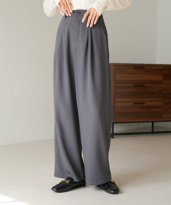 2 TUCK CENTER PRESS STRAIGHT PANTS