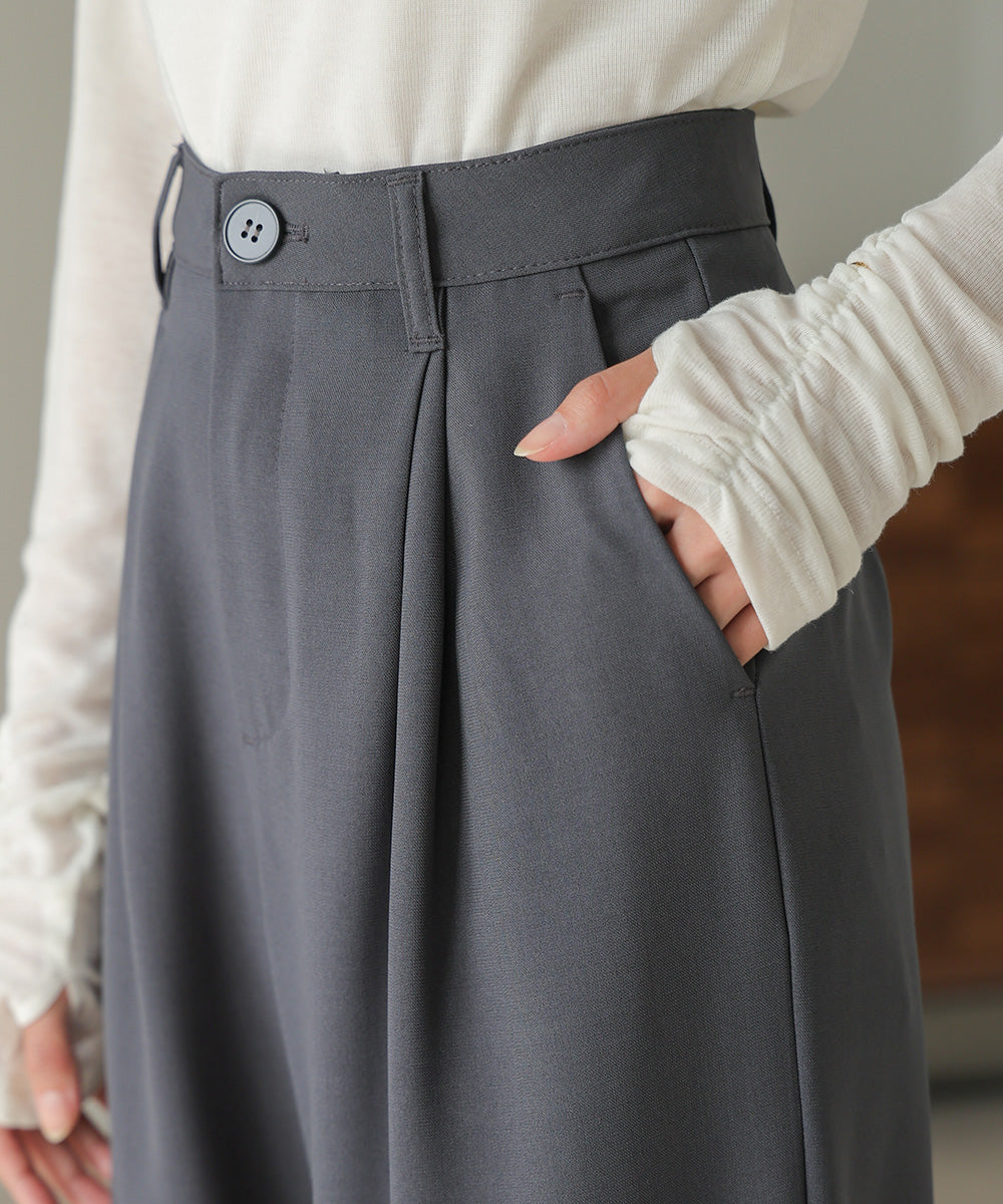 2 TUCK CENTER PRESS STRAIGHT PANTS