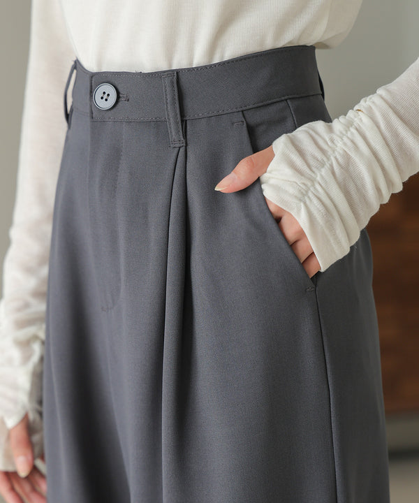 2 TUCK CENTER PRESS STRAIGHT PANTS
