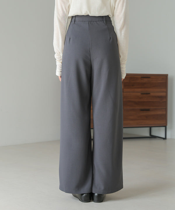 2 TUCK CENTER PRESS STRAIGHT PANTS