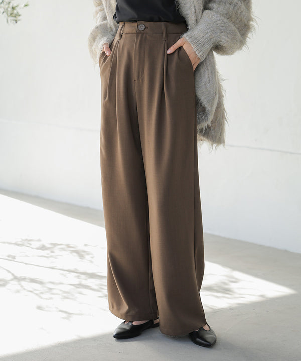 2 TUCK CENTER PRESS STRAIGHT PANTS
