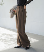 2 TUCK CENTER PRESS STRAIGHT PANTS