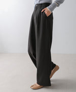 2 TUCK CENTER PRESS STRAIGHT PANTS