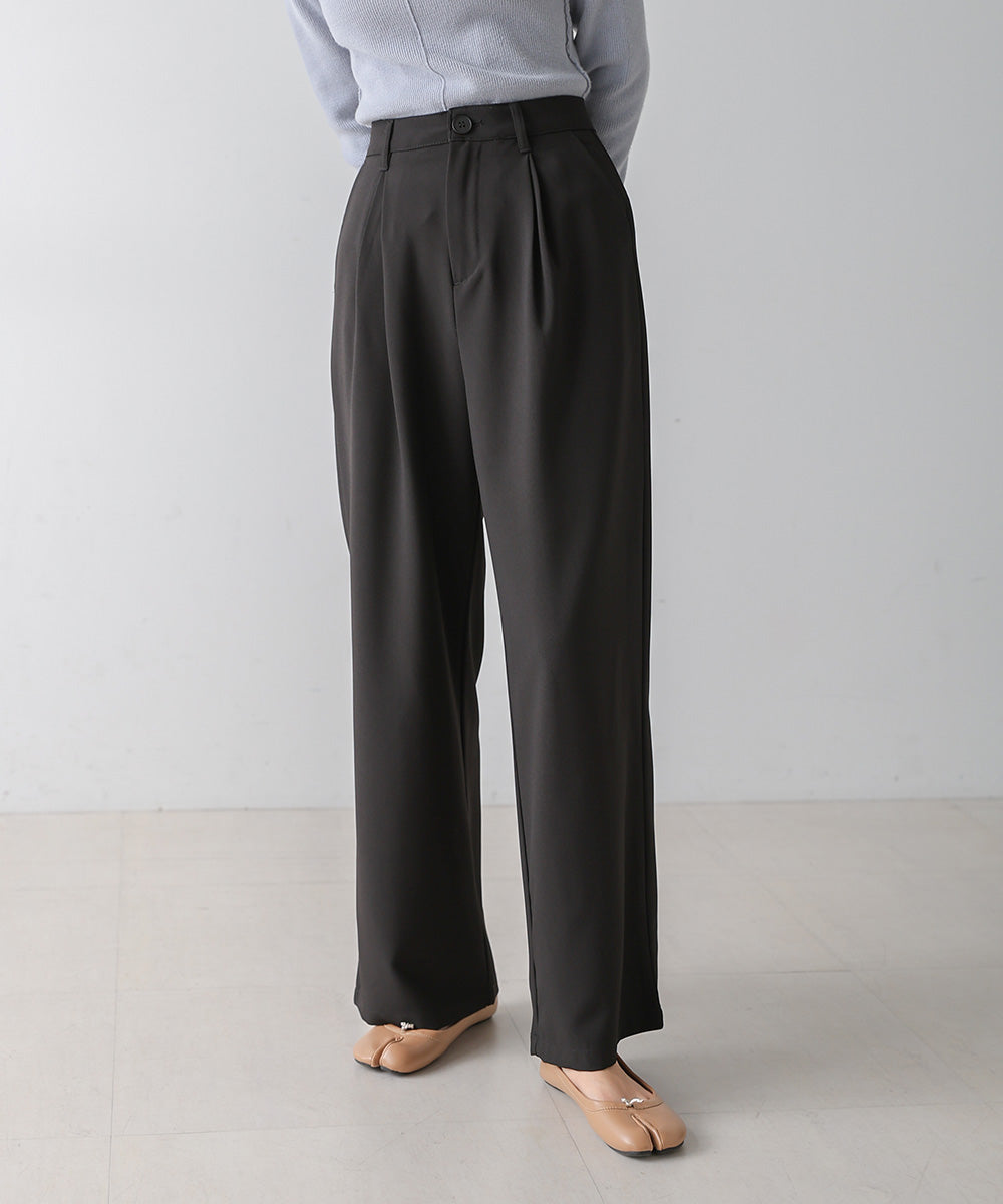 2 TUCK CENTER PRESS STRAIGHT PANTS