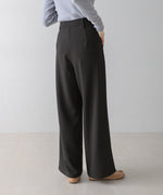 2 TUCK CENTER PRESS STRAIGHT PANTS