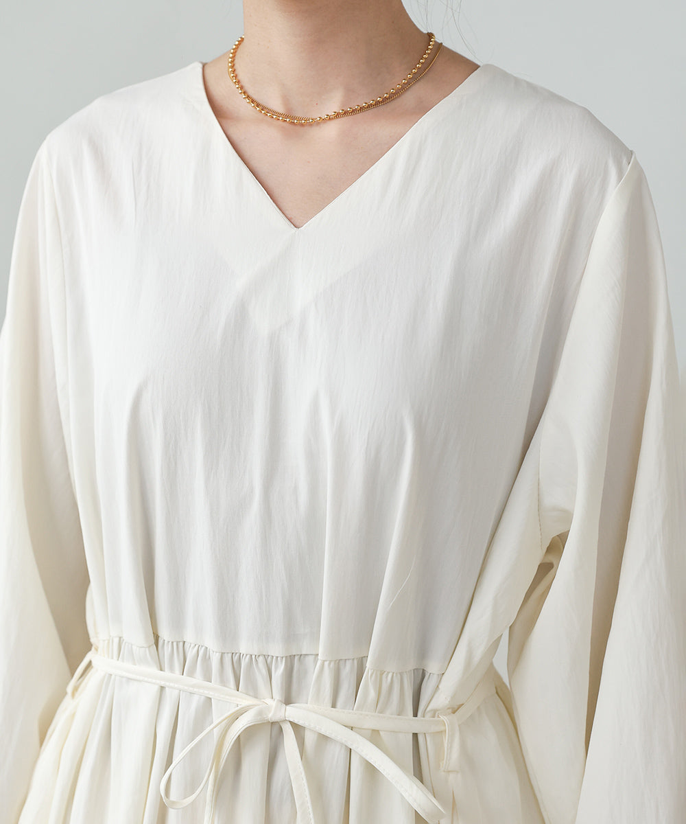 V-NECK GATHERED ONEPIECE