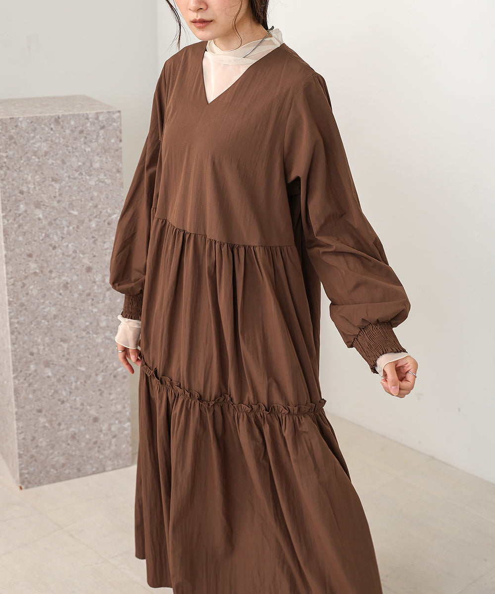 V-NECK GATHERED ONEPIECE