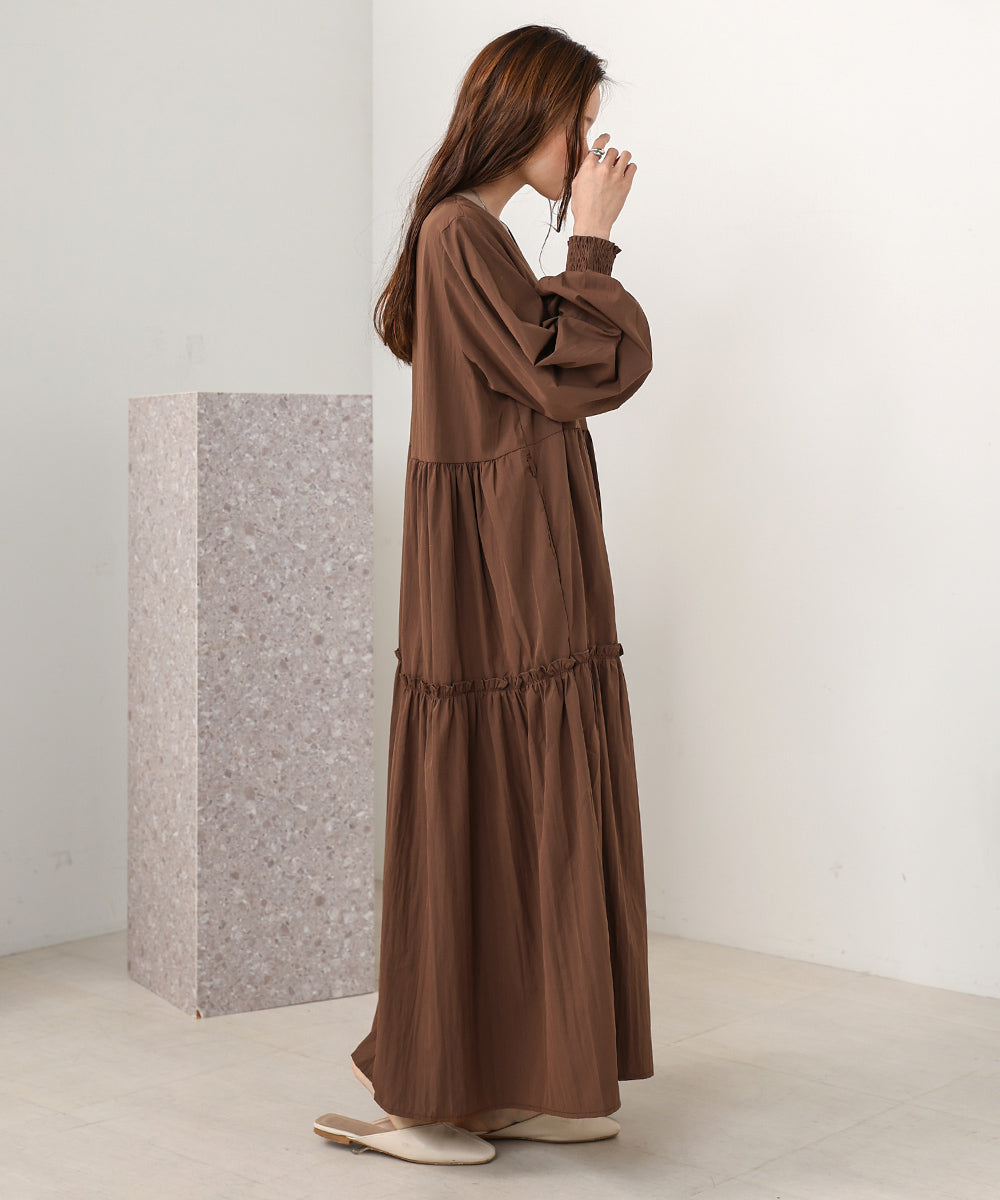 V-NECK GATHERED ONEPIECE
